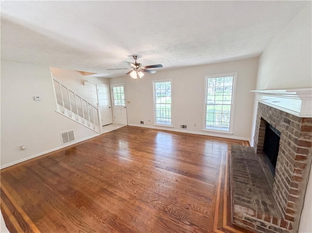 3 bedroom, 2 bathroom, 1,549 sq ft single family residence for sale at 1761 Keenland Place, Lawrenceville, GA 30043 — photo 6