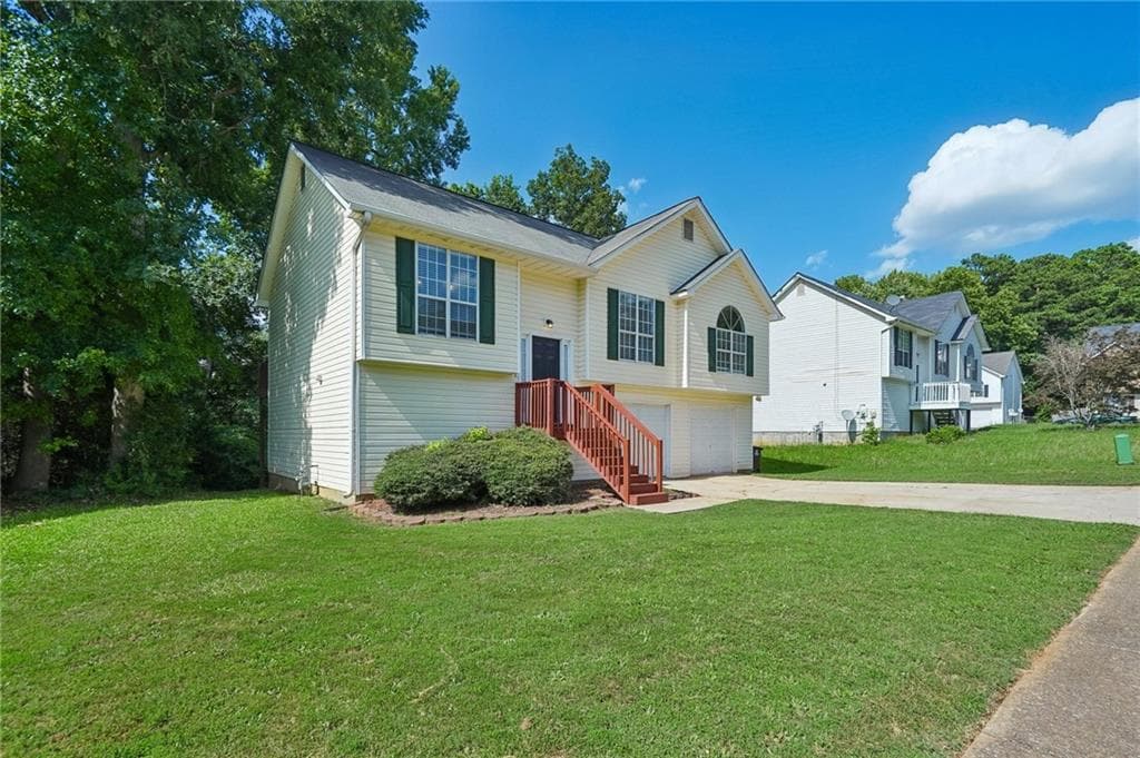 3 bedroom, 3 bathroom, 1,862 sq ft single family residence under contract at 403 Edgewood Drive, Mcdonough, GA 30253 — photo 3