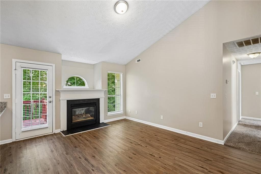 3 bedroom, 3 bathroom, 1,862 sq ft single family residence under contract at 403 Edgewood Drive, Mcdonough, GA 30253 — photo 5