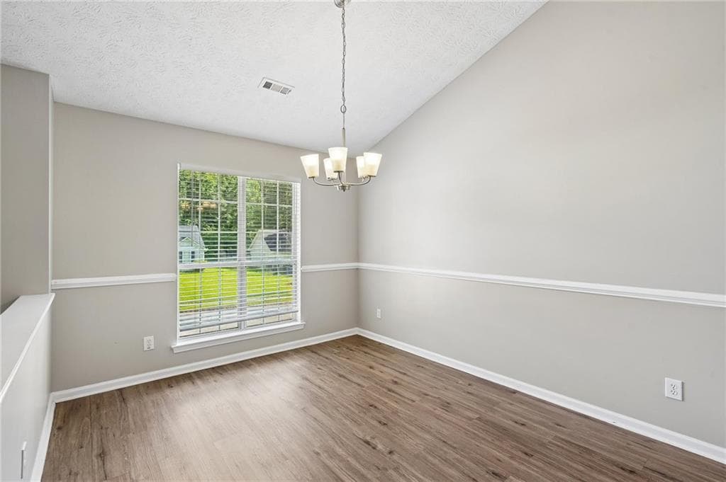 3 bedroom, 3 bathroom, 1,862 sq ft single family residence under contract at 403 Edgewood Drive, Mcdonough, GA 30253 — photo 8
