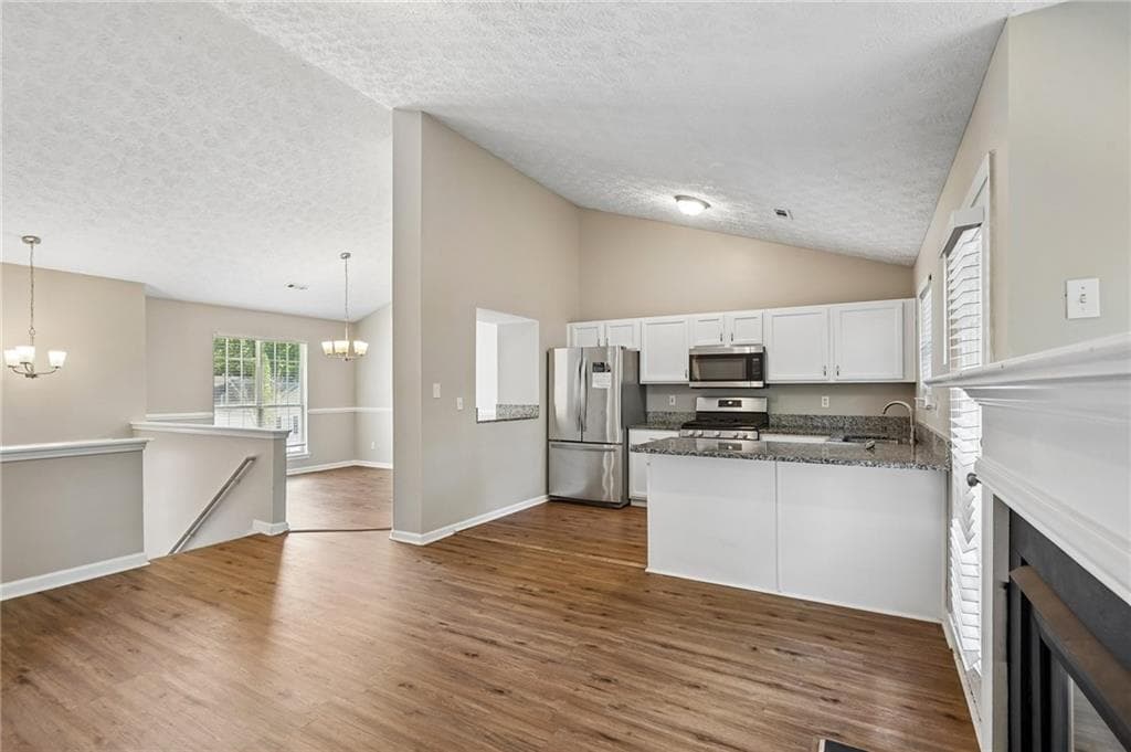 3 bedroom, 3 bathroom, 1,862 sq ft single family residence under contract at 403 Edgewood Drive, Mcdonough, GA 30253 — photo 10