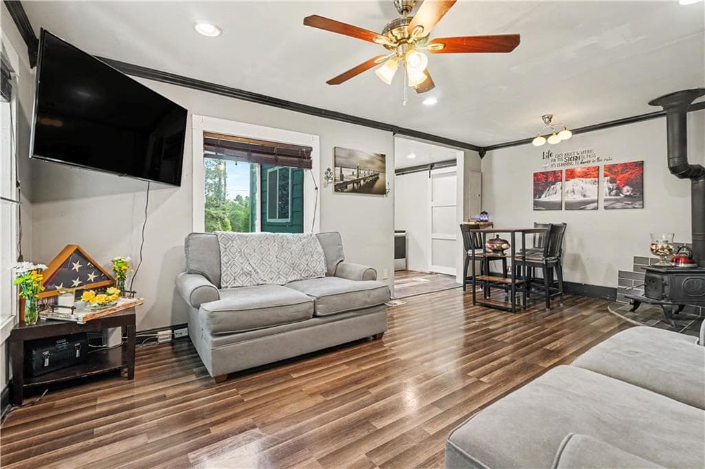 2 bedroom, 1 bathroom, 829 sq ft single family residence for sale at 2355 Lucas Drive, Conyers, GA 30012 — photo 5