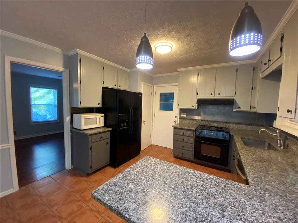 3 bedroom, 3 bathroom, 2,175 sq ft single family residence for rent at 4453 Old Mabry Place, Roswell, GA 30075 for $2,599 a month — photo 4