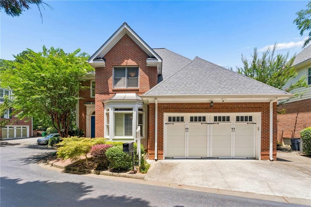 3 bedroom, 4 bathroom, 2,266 sq ft single family residence for sale at 1104 Chantilly Crescent, Atlanta, GA 30324 — photo 1 of 41