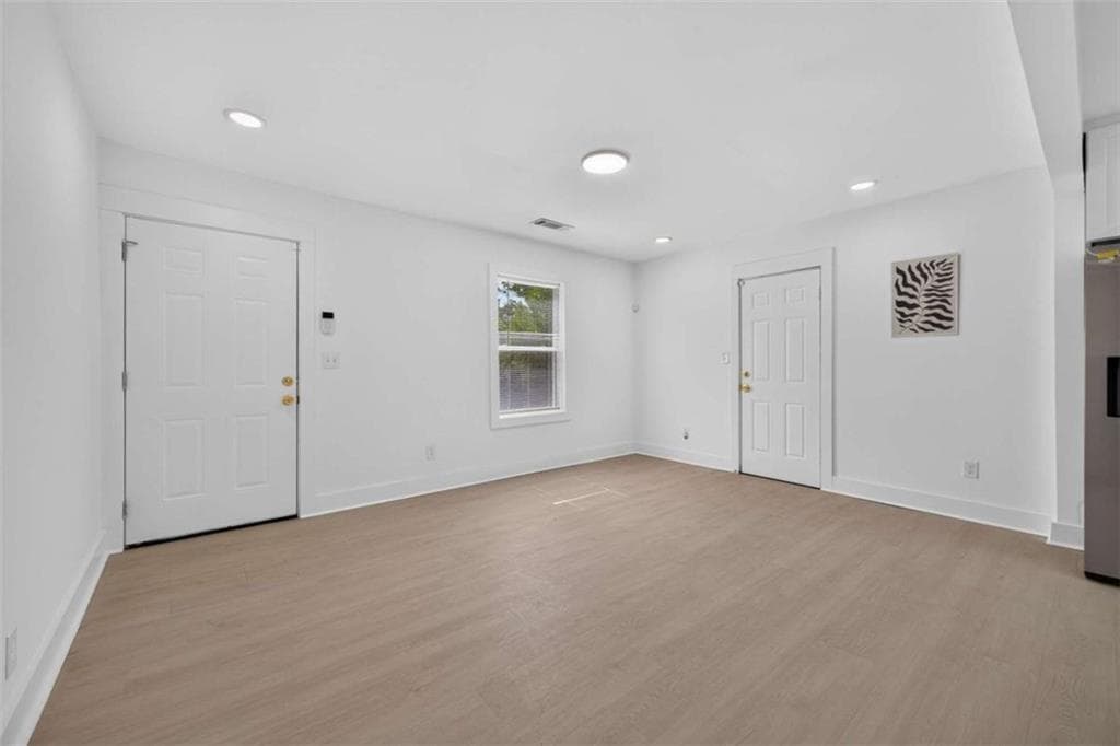 3 bedroom, 2 bathroom, 973 sq ft single family residence for sale at 1458 Olive Street, Atlanta, GA 30310 — photo 6