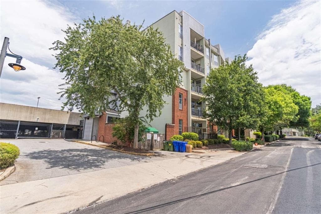 1 bedroom, 1 bathroom, 912 sq ft condominium for sale at 2630 Talley Street 307, Decatur, GA 30030