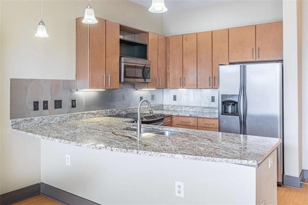 1 bedroom, 1 bathroom, 912 sq ft condominium for sale at 2630 Talley Street 307, Decatur, GA 30030 — photo 3