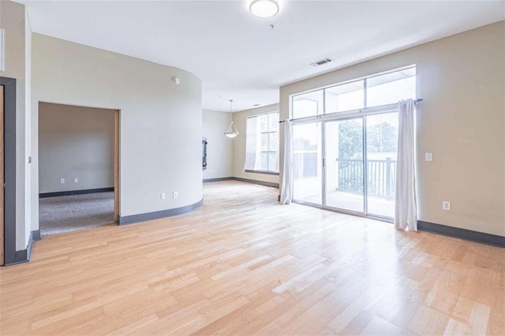 1 bedroom, 1 bathroom, 912 sq ft condominium for sale at 2630 Talley Street 307, Decatur, GA 30030 — photo 9