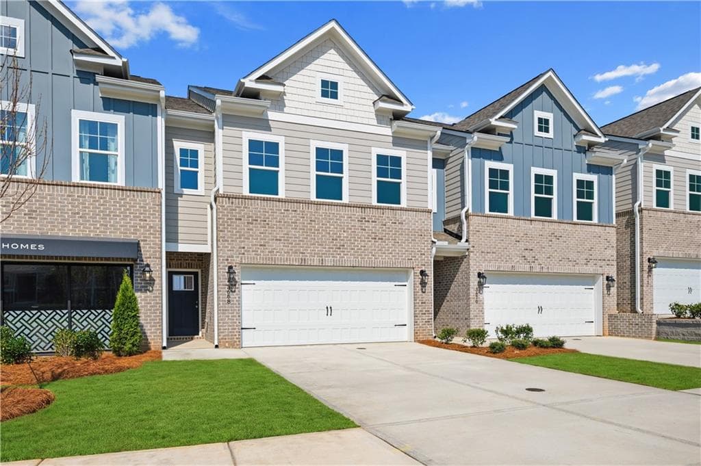 3 bedroom, 3 bathroom, 1,849 sq ft townhouse for sale at 3637 Donovan Circle, Loganville, GA 30052 — photo 3