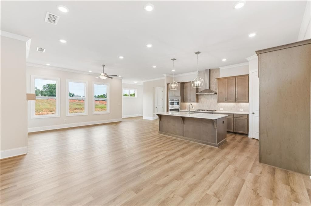 3 bedroom, 2 bathroom, 1,961 sq ft single family residence for sale at 1028 Eastman Court, Hoschton, GA 30548 — photo 4