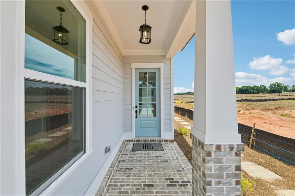 3 bedroom, 2 bathroom, 1,961 sq ft single family residence for sale at 1028 Eastman Court, Hoschton, GA 30548 — photo 8