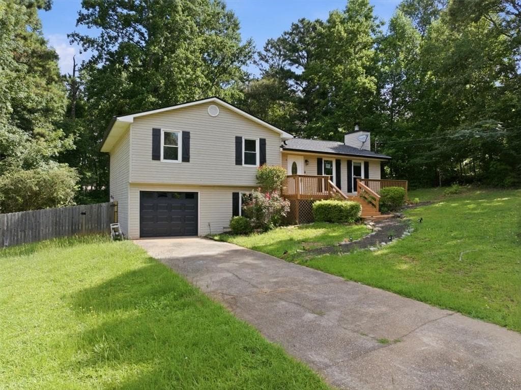 3 bedroom, 2 bathroom, 2,106 sq ft single family residence for sale at 105 Elberta Drive, Newnan, GA 30265 — photo 4