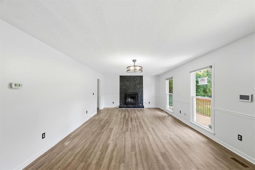 3 bedroom, 2 bathroom, 2,106 sq ft single family residence for sale at 105 Elberta Drive, Newnan, GA 30265 — photo 7