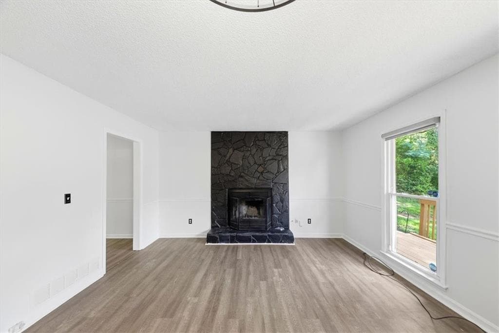 3 bedroom, 2 bathroom, 2,106 sq ft single family residence for sale at 105 Elberta Drive, Newnan, GA 30265 — photo 8