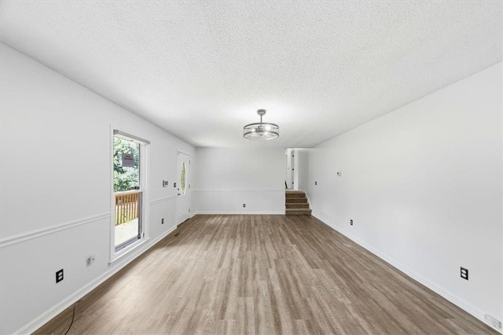 3 bedroom, 2 bathroom, 2,106 sq ft single family residence for sale at 105 Elberta Drive, Newnan, GA 30265 — photo 9
