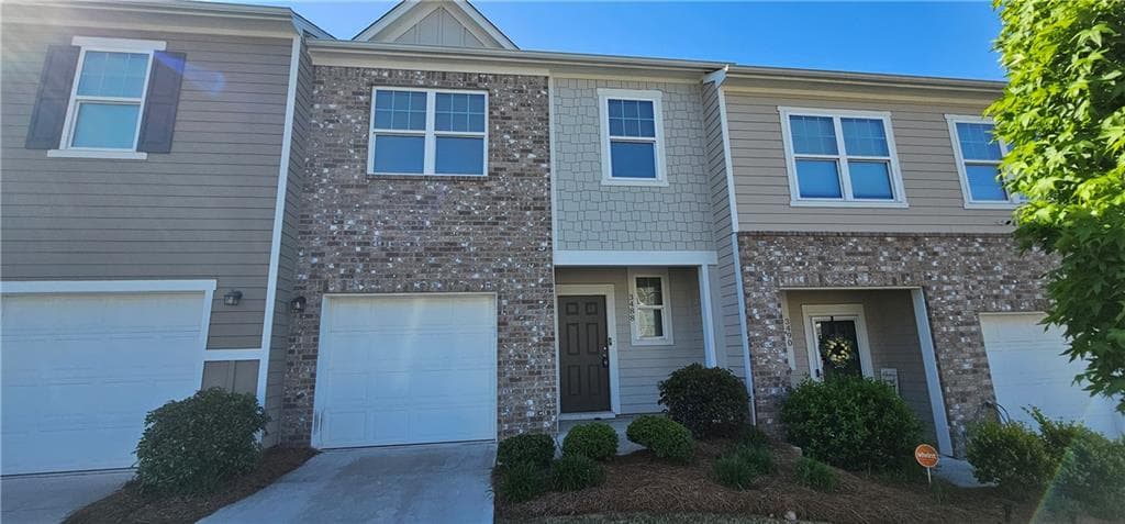 3 bedroom, 3 bathroom, 1,421 sq ft townhouse for sale at 3488 Cardinal Drive, Atlanta, GA 30331 — photo 1 of 26