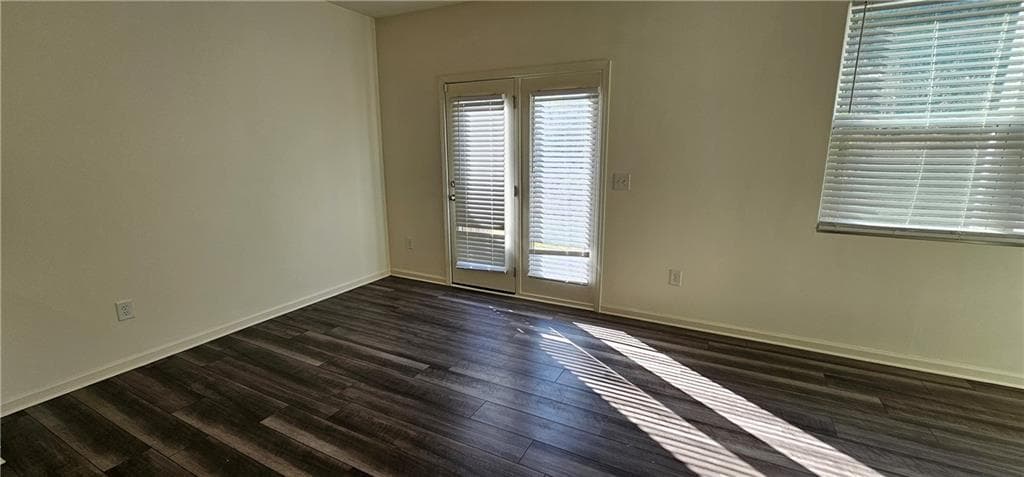 3 bedroom, 3 bathroom, 1,421 sq ft townhouse for sale at 3488 Cardinal Drive, Atlanta, GA 30331 — photo 6