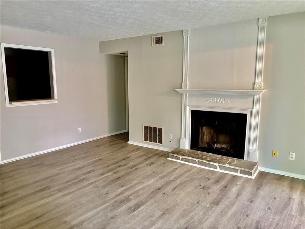 2 bedroom, 2 bathroom, 1,244 sq ft condominium for sale at 1380 Brockett Place, Clarkston, GA 30021 — photo 2