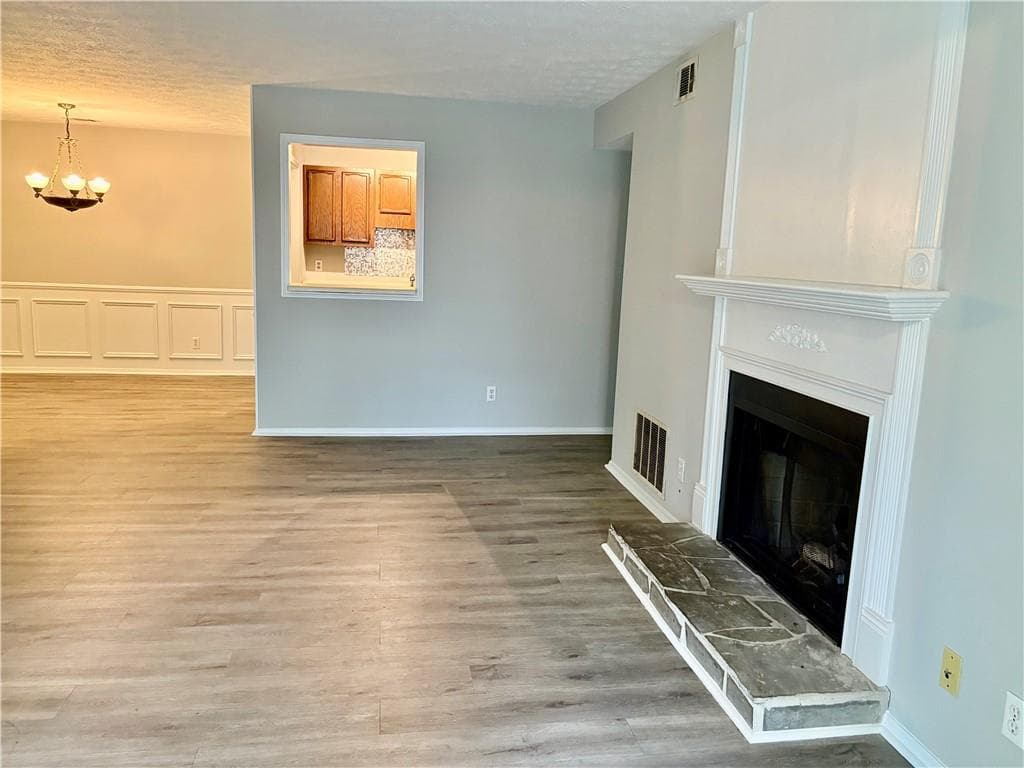2 bedroom, 2 bathroom, 1,244 sq ft condominium for sale at 1380 Brockett Place, Clarkston, GA 30021 — photo 4