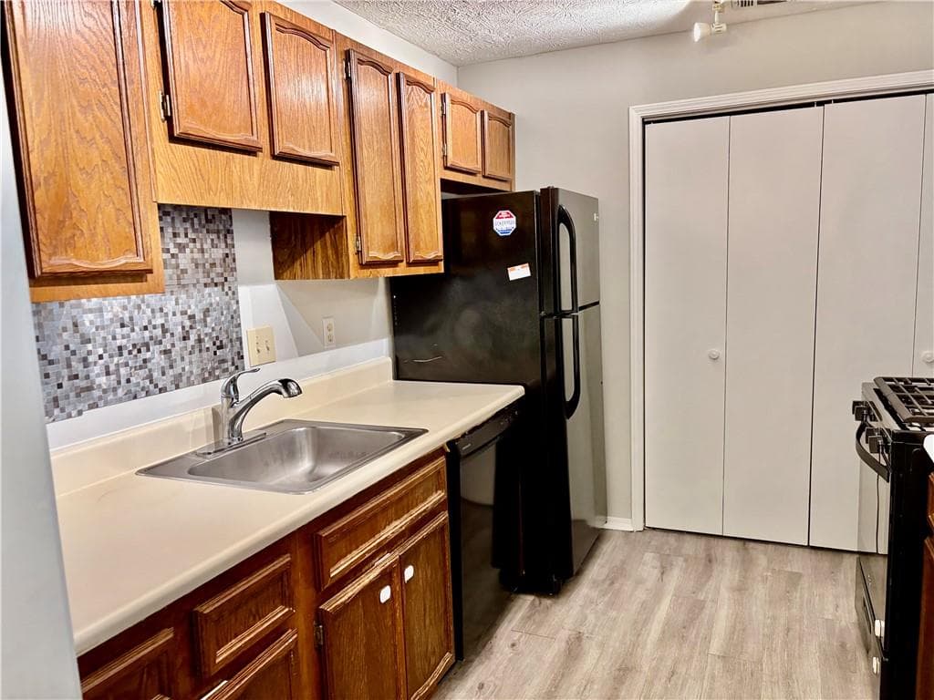 2 bedroom, 2 bathroom, 1,244 sq ft condominium for sale at 1380 Brockett Place, Clarkston, GA 30021 — photo 9