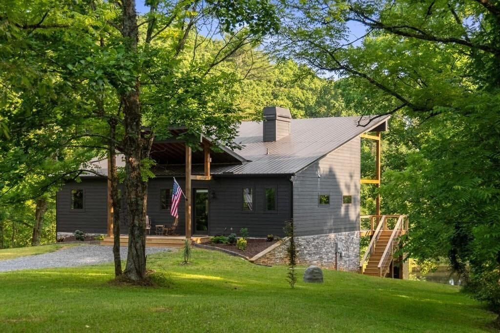 3 bedroom, 3 bathroom, 2,392 sq ft single family residence for sale at 4275 Owltown Road, Ellijay, GA 30536 — photo 4