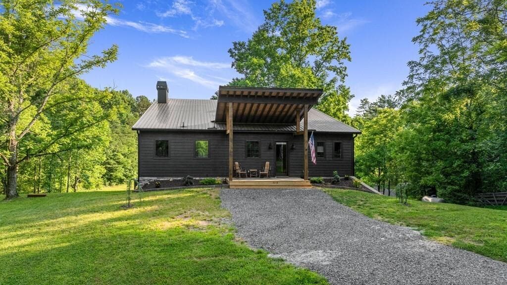 3 bedroom, 3 bathroom, 2,392 sq ft single family residence for sale at 4275 Owltown Road, Ellijay, GA 30536 — photo 10