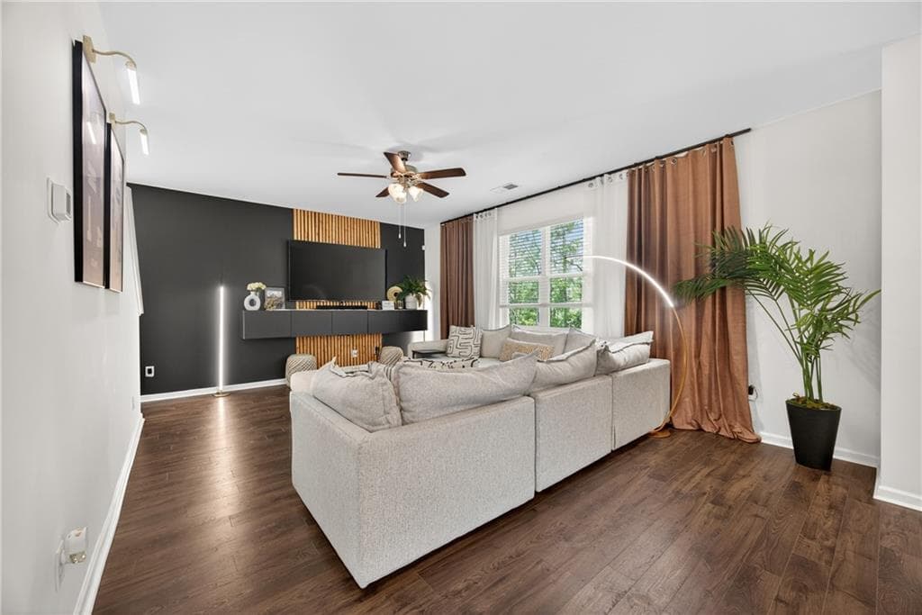 4 bedroom, 3 bathroom, 2,449 sq ft single family residence for sale at 1253 Richmond Court, Atlanta, GA 30354 — photo 8