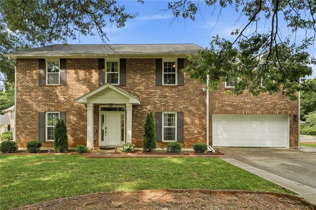 4 bedroom, 3 bathroom, 2,970 sq ft single family residence for sale at 500 Willow Lookout, Alpharetta, GA 30022 — photo 2