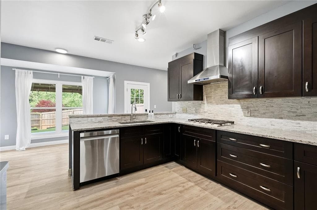 4 bedroom, 3 bathroom, 2,970 sq ft single family residence for sale at 500 Willow Lookout, Alpharetta, GA 30022 — photo 8