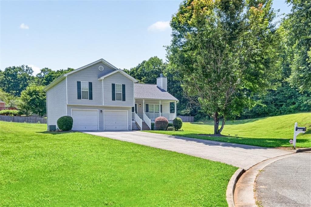 4 bedroom, 3 bathroom, 1,723 sq ft single family residence for sale at 1234 Palmer Drive, Winder, GA 30680 — photo 3
