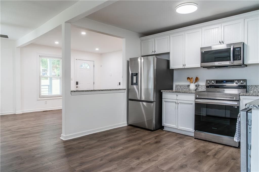 2 bedroom, 2 bathroom, 912 sq ft single family residence for sale at 812 Flat Shoals Way, Atlanta, GA 30316 — photo 9