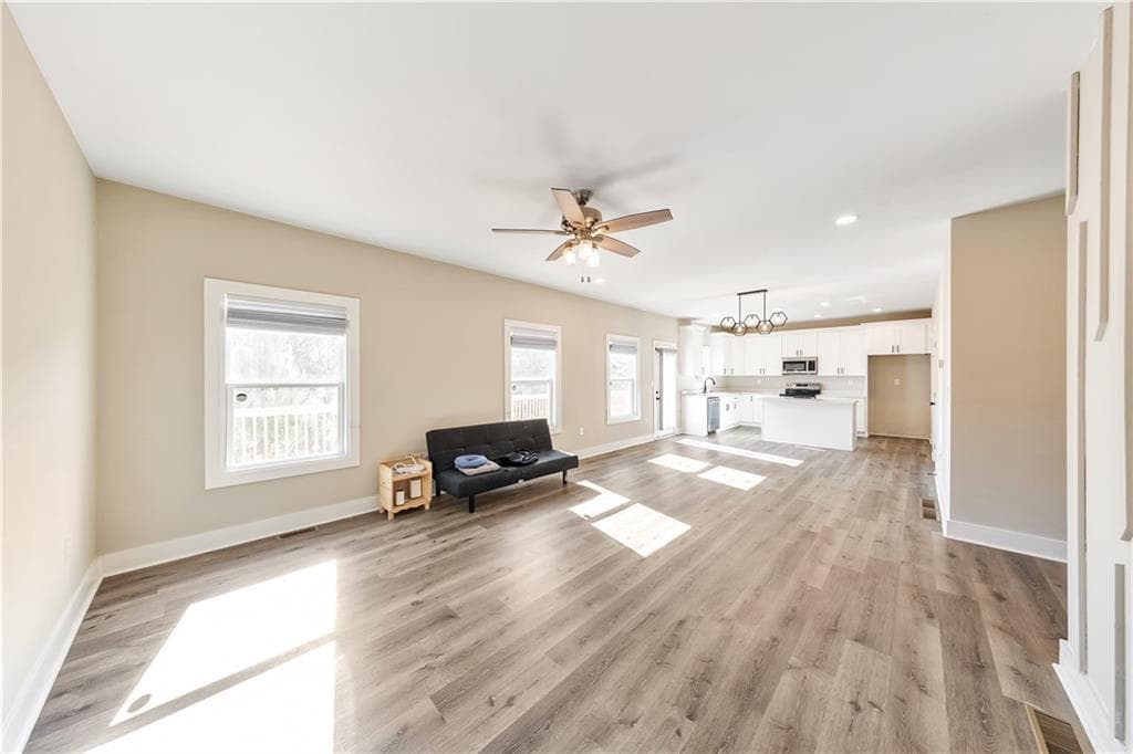 4 bedroom, 3 bathroom, 2,335 sq ft single family residence for rent at 336 Nobleman Way, Canton, GA 30114 for $2,300 a month — photo 6