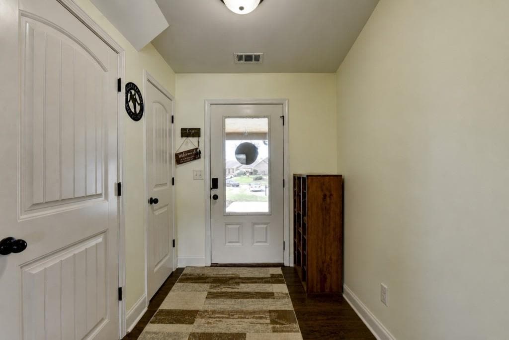 4 bedroom, 3 bathroom, 2,689 sq ft single family residence for sale at 82 Lake Point Court, Jefferson, GA 30549 — photo 6