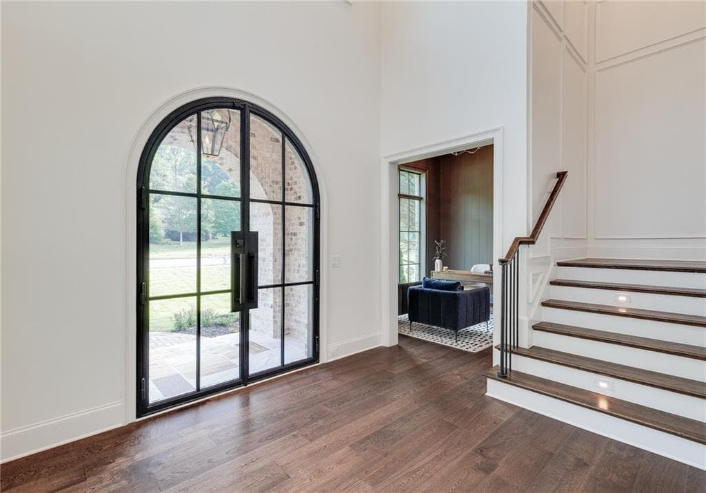 5 bedroom, 6 bathroom, 7,844 sq ft single family residence for sale at 228 Thomas Circle, Roswell, GA 30075 — photo 4