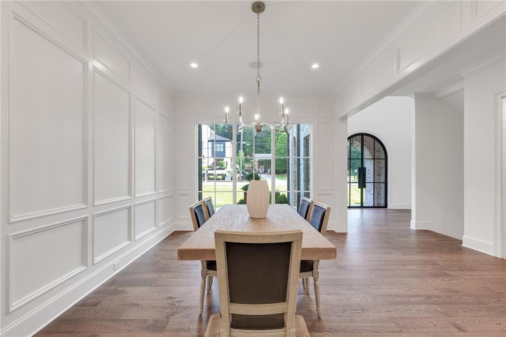 5 bedroom, 6 bathroom, 7,844 sq ft single family residence for sale at 228 Thomas Circle, Roswell, GA 30075 — photo 8