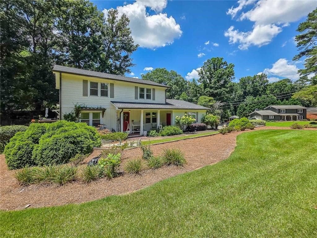 4 bedroom, 3 bathroom, 2,532 sq ft single family residence for sale at 403 Old Rosser Road, Stone Mountain, GA 30087 — photo 2