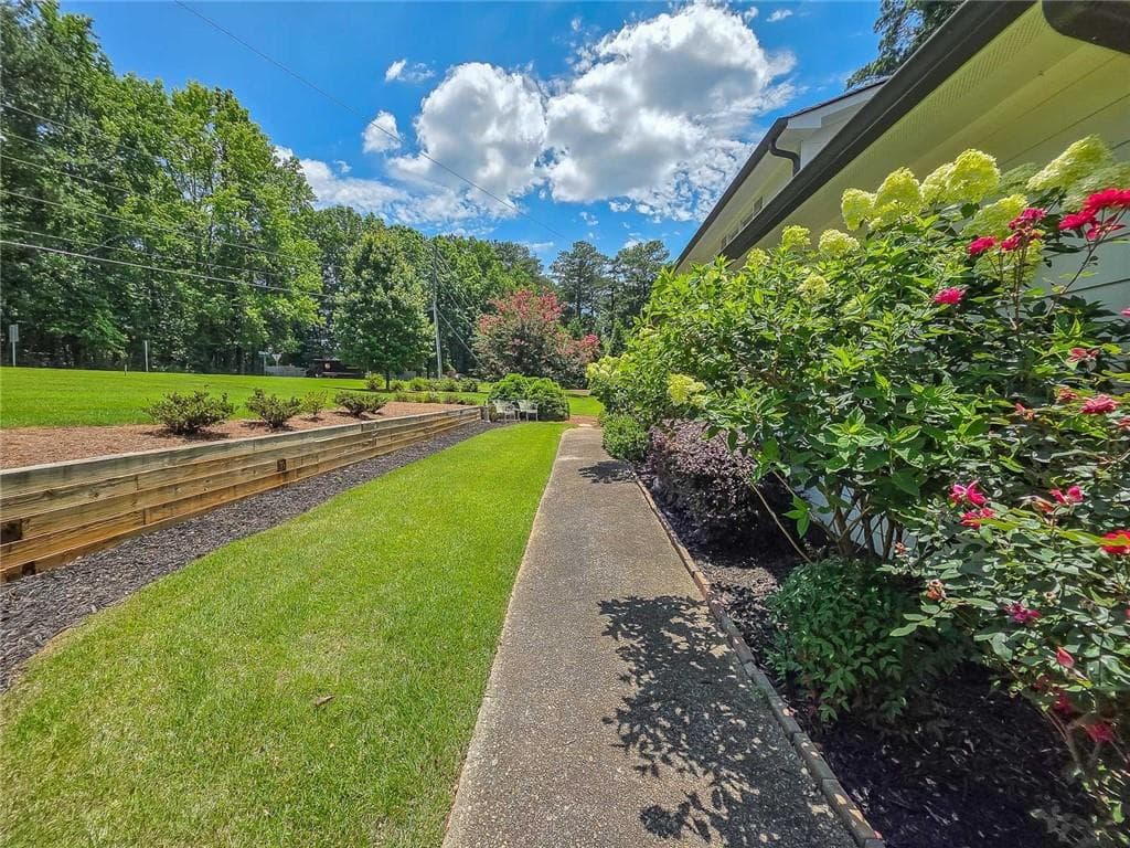4 bedroom, 3 bathroom, 2,532 sq ft single family residence for sale at 403 Old Rosser Road, Stone Mountain, GA 30087 — photo 3