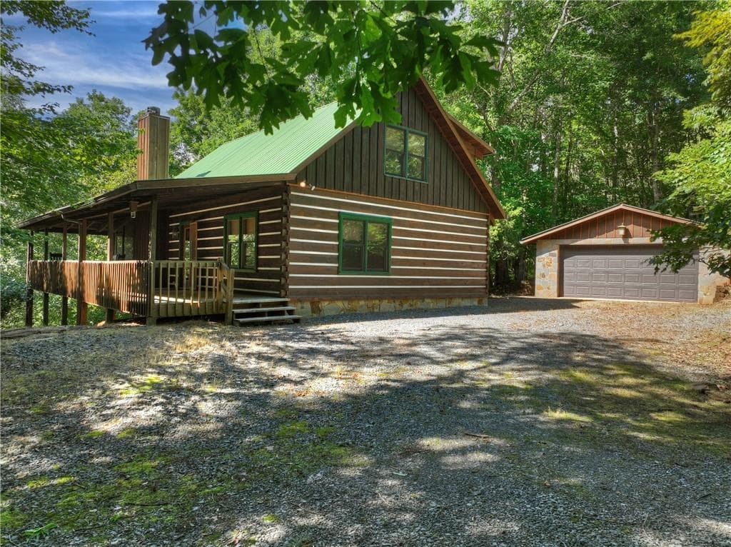 4 bedroom, 3 bathroom, 2,574 sq ft single family residence for sale at 100 Arrow Way, Mineral Bluff, GA 30559 — photo 2