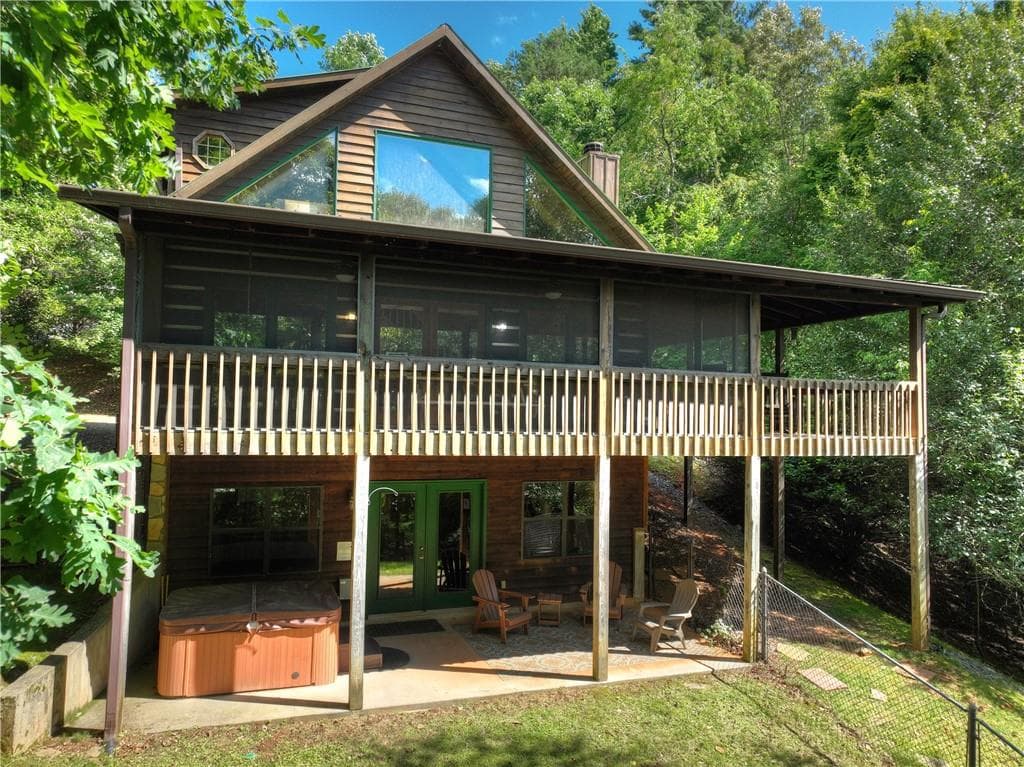 4 bedroom, 3 bathroom, 2,574 sq ft single family residence for sale at 100 Arrow Way, Mineral Bluff, GA 30559 — photo 3