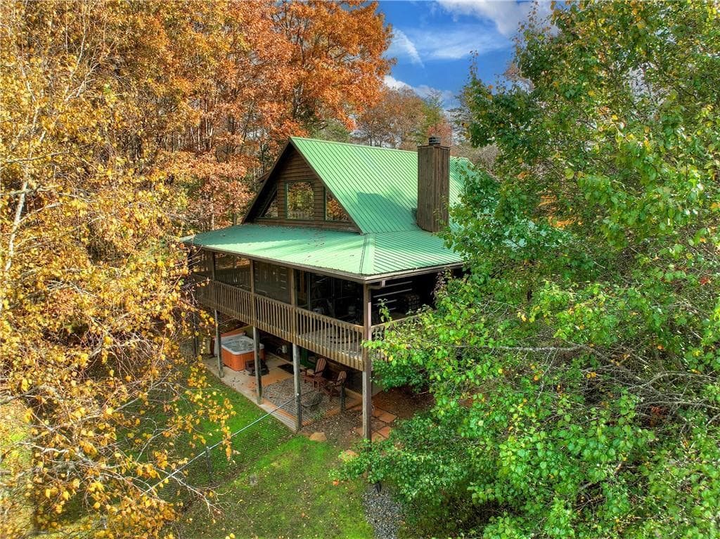 4 bedroom, 3 bathroom, 2,574 sq ft single family residence for sale at 100 Arrow Way, Mineral Bluff, GA 30559 — photo 5