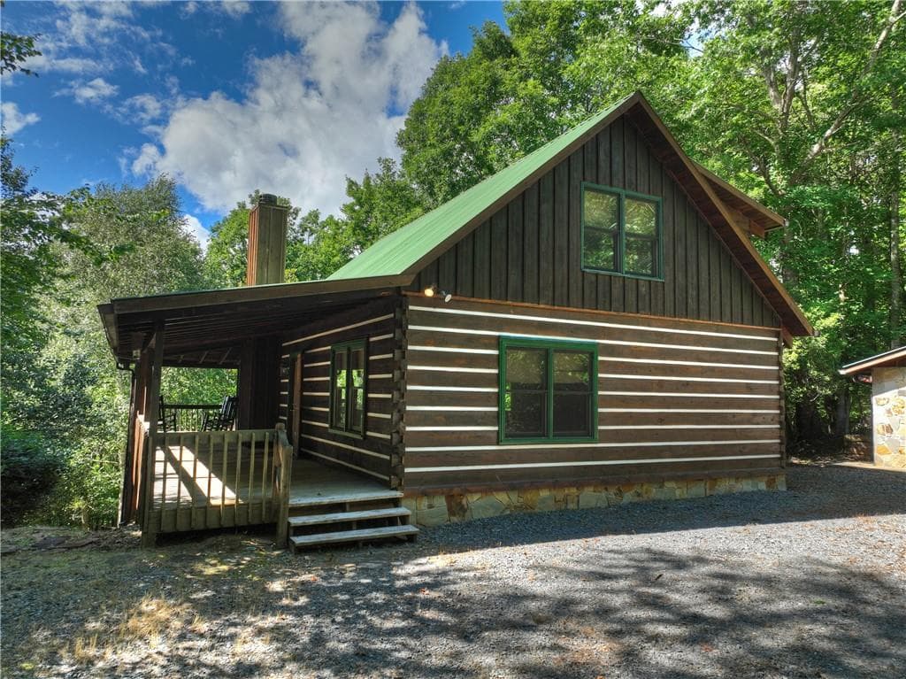 4 bedroom, 3 bathroom, 2,574 sq ft single family residence for sale at 100 Arrow Way, Mineral Bluff, GA 30559 — photo 8