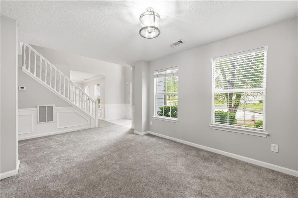 4 bedroom, 3 bathroom, 1,934 sq ft single family residence under contract at 155 Apache Street, Atlanta, GA 30331 — photo 5