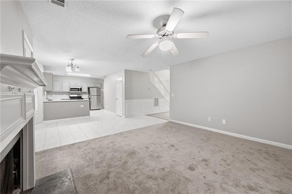 4 bedroom, 3 bathroom, 1,934 sq ft single family residence under contract at 155 Apache Street, Atlanta, GA 30331 — photo 7
