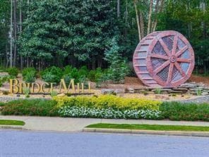 3 bedroom, 2 bathroom, 2,027 sq ft single family residence for rent at 304 Laurel Glen Crossing, Canton, GA 30114 for $2,600 a month — photo 2