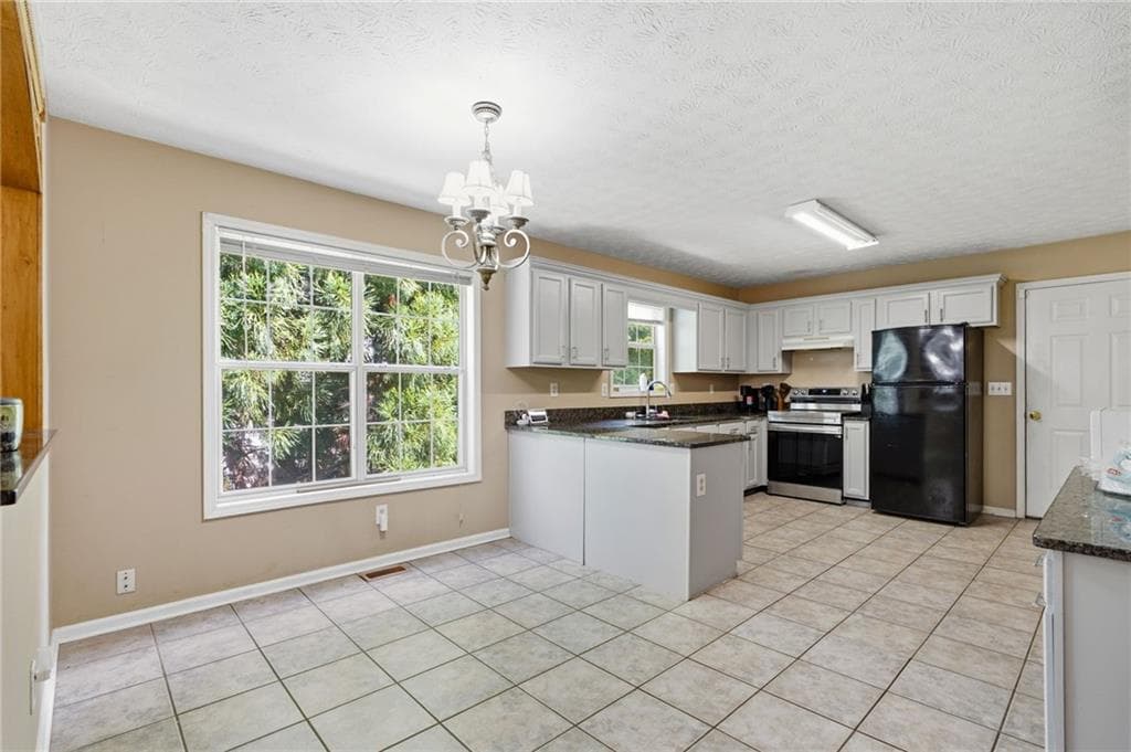 5 bedroom, 3 bathroom, 1,796 sq ft single family residence for sale at 1545 Smoke Hill Drive, Hoschton, GA 30548 — photo 9