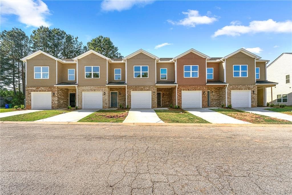 3 bedroom, 3 bathroom, 1,515 sq ft townhouse for sale at 3601 Brycewood Drive, Decatur, GA 30034