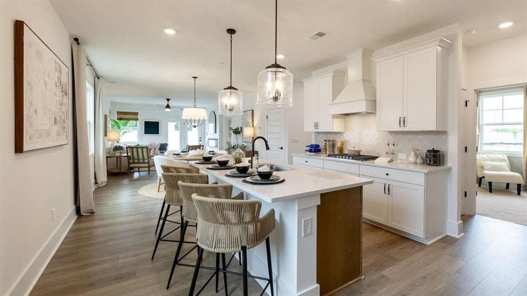 4 bedroom, 3 bathroom, 2,574 sq ft single family residence for sale at 1899 Glasswing Court, Marietta, GA 30066 — photo 6