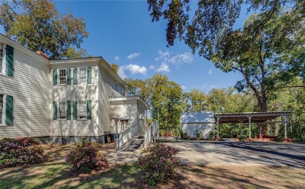 5 bedroom, 5 bathroom, 3,199 sq ft single family residence for sale at 421 E Greene Street, Monticello, GA 31064 — photo 5