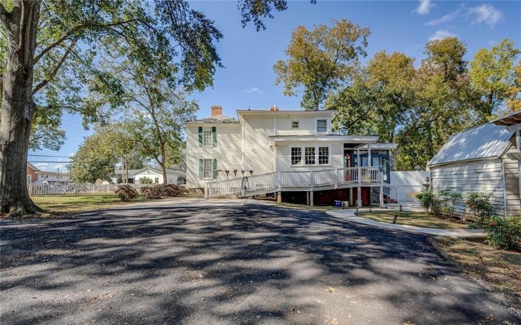 5 bedroom, 5 bathroom, 3,199 sq ft single family residence for sale at 421 E Greene Street, Monticello, GA 31064 — photo 8