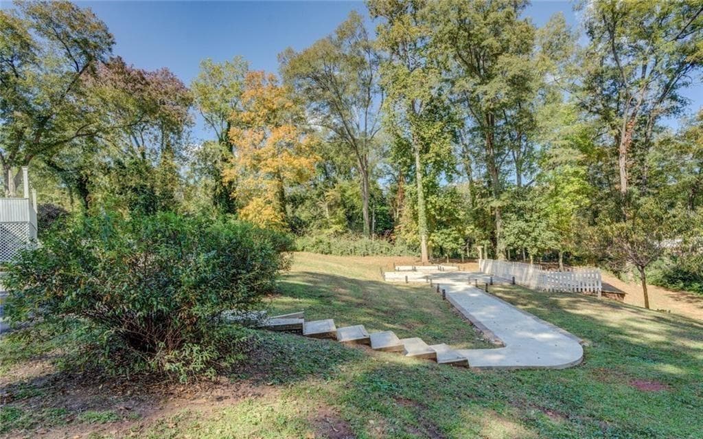 5 bedroom, 5 bathroom, 3,199 sq ft single family residence for sale at 421 E Greene Street, Monticello, GA 31064 — photo 9